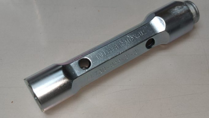 LLAVE TUBO DE 30mm